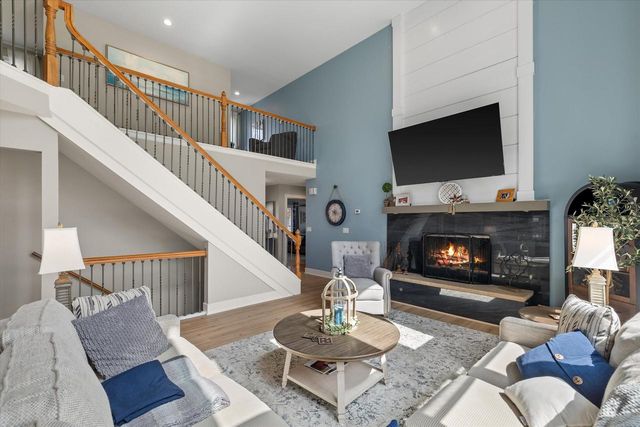 N29W26601 Peterson DRIVE, Pewaukee, WI 53072