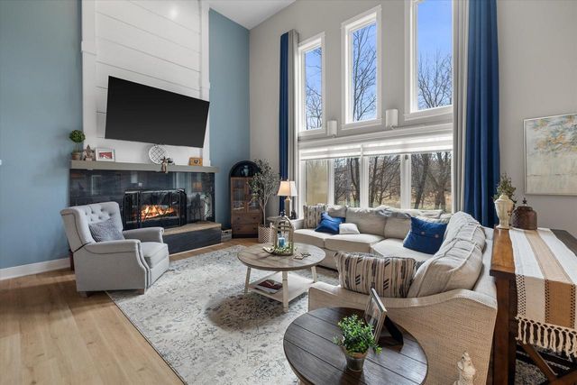 N29W26601 Peterson DRIVE, Pewaukee, WI 53072