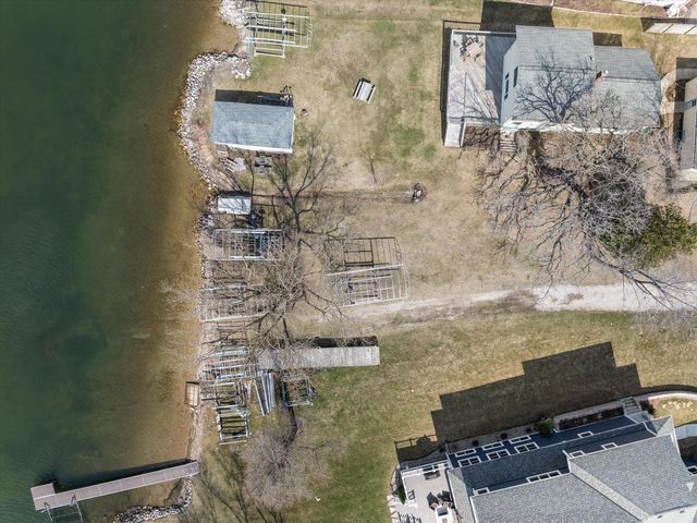 N29W26601 Peterson DRIVE, Pewaukee, WI 53072