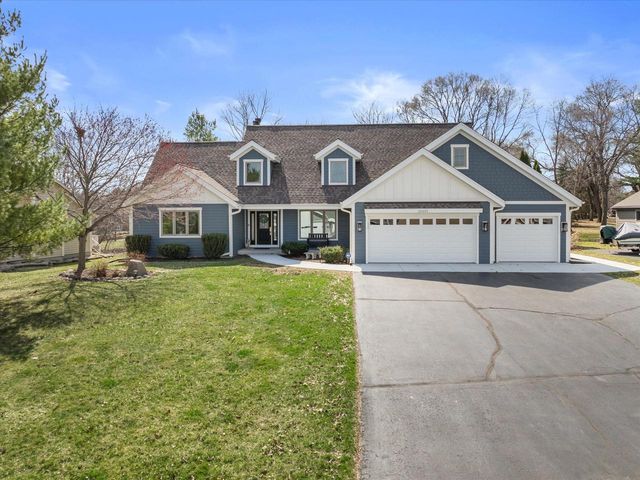 N29W26601 Peterson DRIVE, Pewaukee, WI 53072