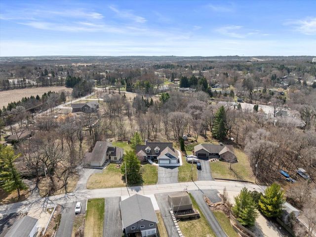 N29W26601 Peterson DRIVE, Pewaukee, WI 53072