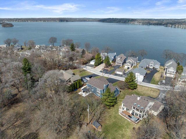 N29W26601 Peterson DRIVE, Pewaukee, WI 53072