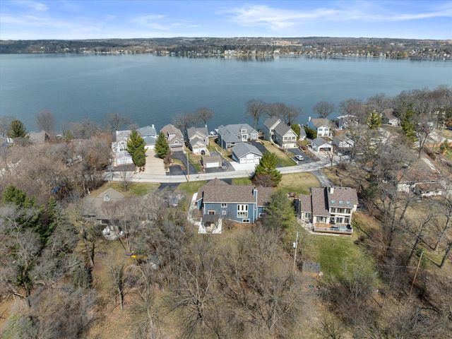 N29W26601 Peterson DRIVE, Pewaukee, WI 53072