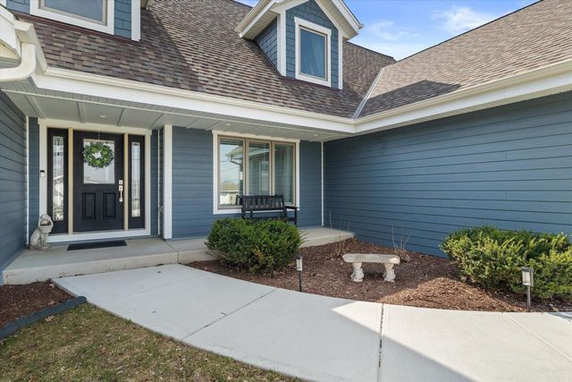 N29W26601 Peterson DRIVE, Pewaukee, WI 53072