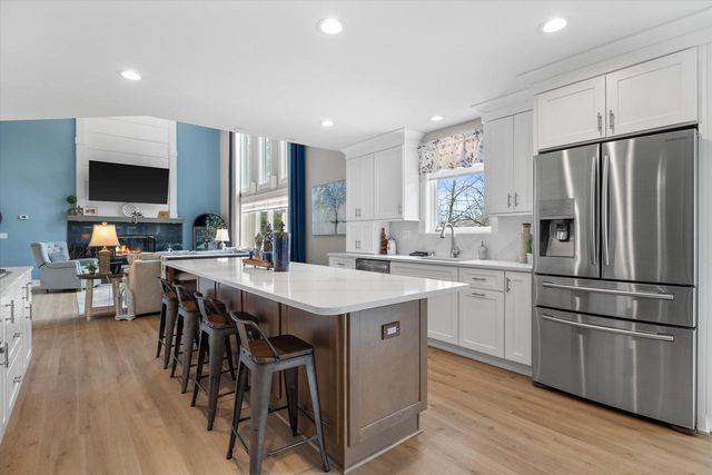 N29W26601 Peterson DRIVE, Pewaukee, WI 53072