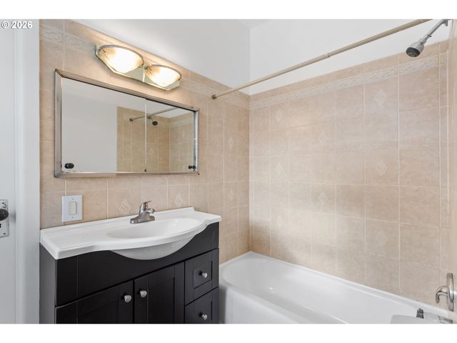 108 Se FRANKLIN St, Camas, WA 98607