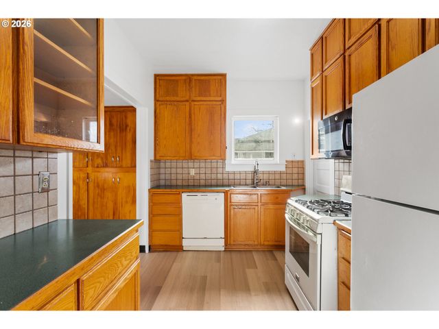 108 Se FRANKLIN St, Camas, WA 98607