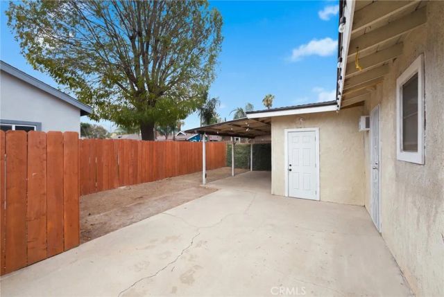 1050 W Olive Street, Corona, CA 92882