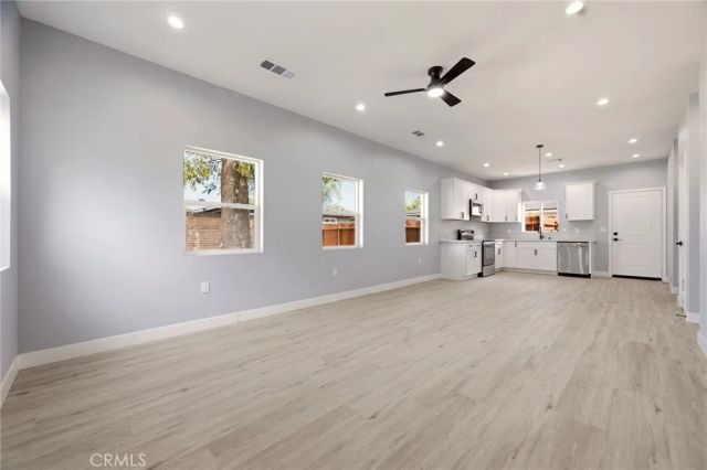 1050 W Olive Street, Corona, CA 92882