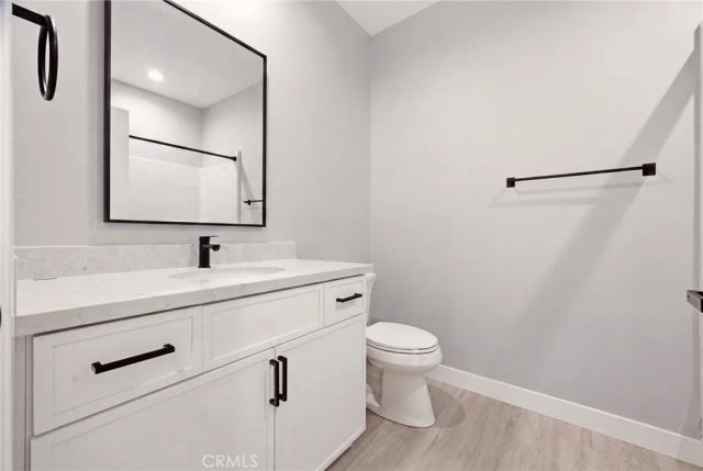 1050 W Olive Street, Corona, CA 92882