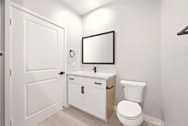 1050 W Olive Street, Corona, CA 92882