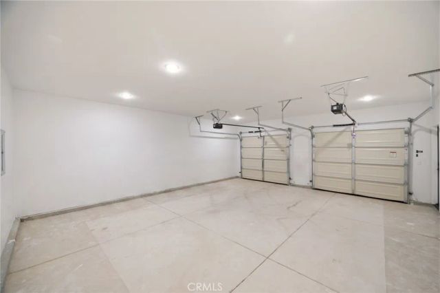 1050 W Olive Street, Corona, CA 92882