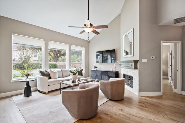 15902 Timber Grove Court N, Tomball, TX 77377