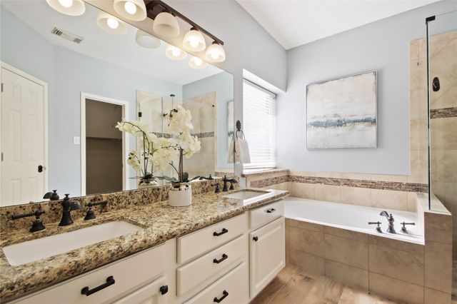 15902 Timber Grove Court N, Tomball, TX 77377