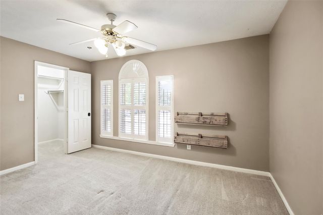 15902 Timber Grove Court N, Tomball, TX 77377