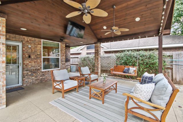 15902 Timber Grove Court N, Tomball, TX 77377