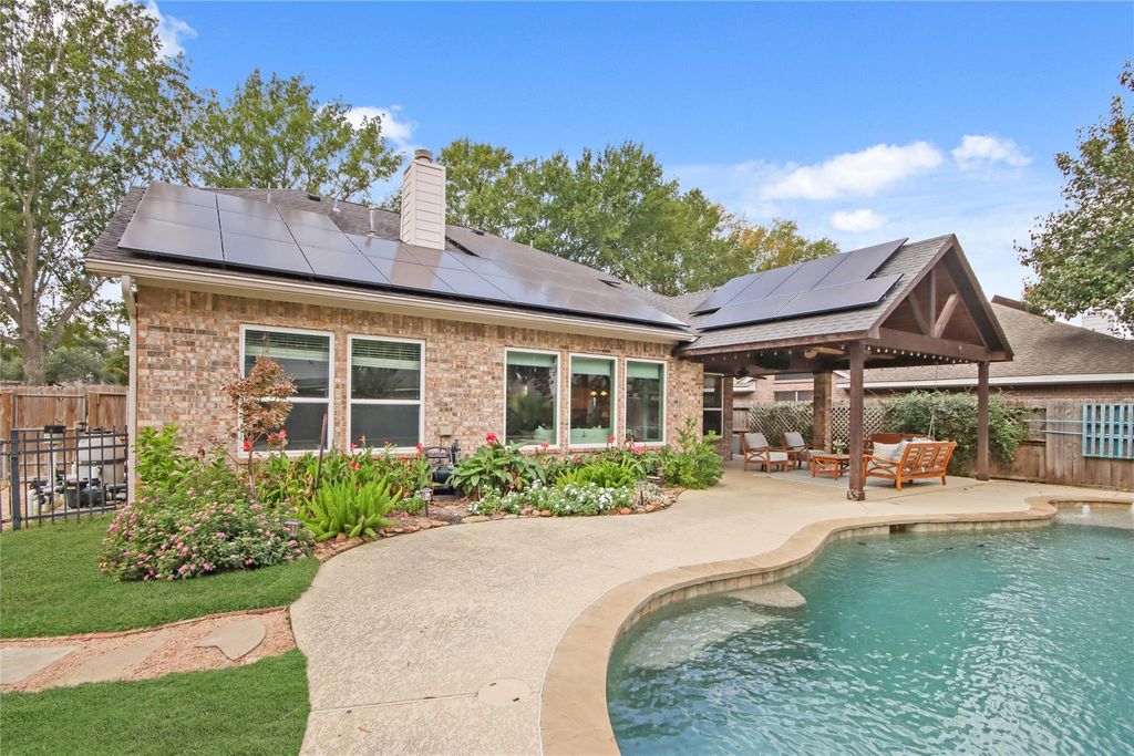 15902 Timber Grove Court N, Tomball, TX 77377