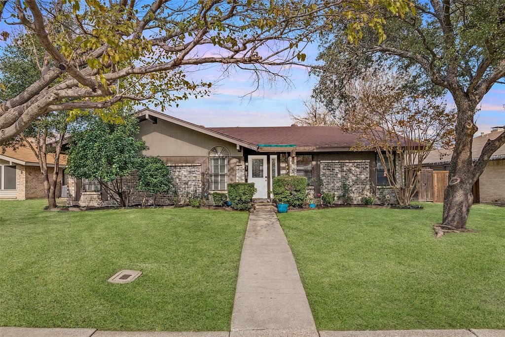 1365 Forestglen Drive, Lewisville, TX 75067