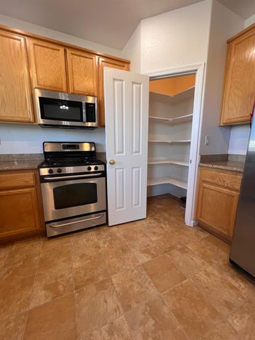 3537 Velvet Leaf St, Plumas Lake, CA 95961