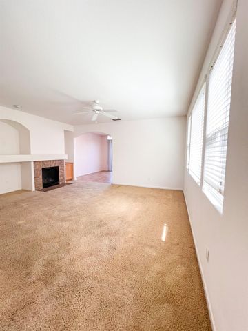 3537 Velvet Leaf St, Plumas Lake, CA 95961