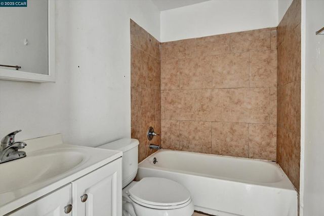 428 9th St, Richmond, CA 94804