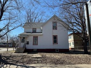 627 7th Avenue S, Saint Cloud, MN 56301