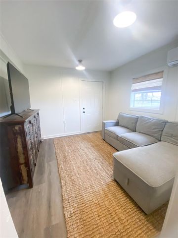 1168 N Tinkle Lane, Crystal Beach, TX 77650