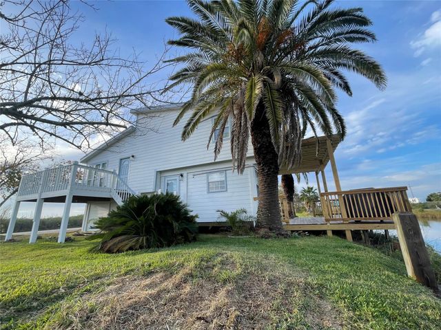 1168 N Tinkle Lane, Crystal Beach, TX 77650