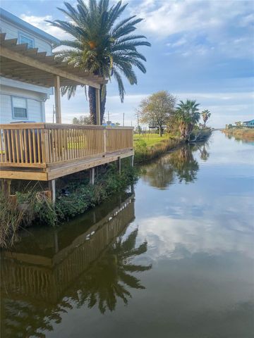 1168 N Tinkle Lane, Crystal Beach, TX 77650