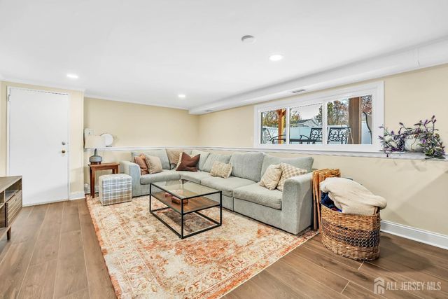 99 Cameo Place, Colonia, NJ 07067