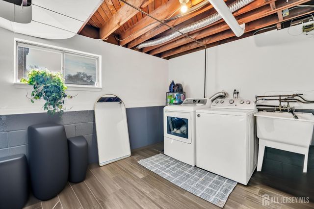 99 Cameo Place, Colonia, NJ 07067