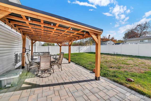 99 Cameo Place, Colonia, NJ 07067