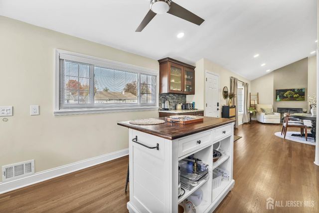 99 Cameo Place, Colonia, NJ 07067