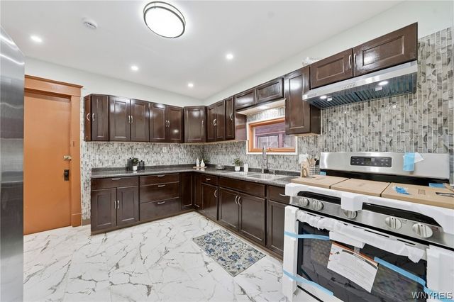 142 Lonsdale Road, Buffalo, NY 14208