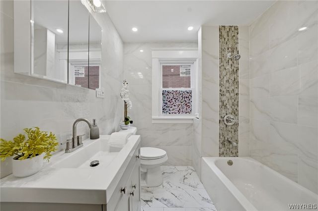 142 Lonsdale Road, Buffalo, NY 14208