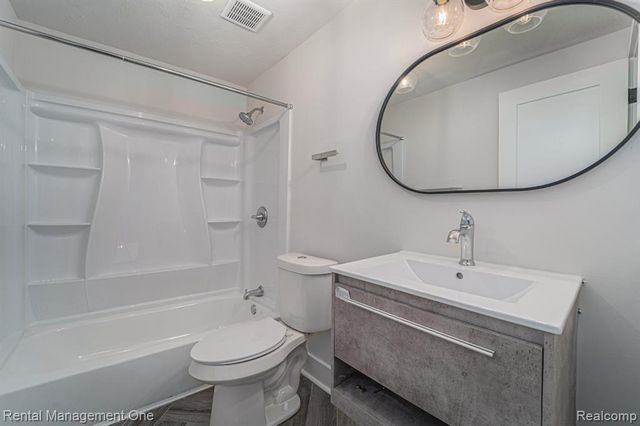 575 E Drayton Street, Ferndale, MI 48220