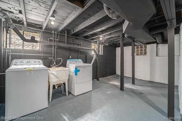 575 E Drayton Street, Ferndale, MI 48220