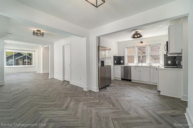 575 E Drayton Street, Ferndale, MI 48220