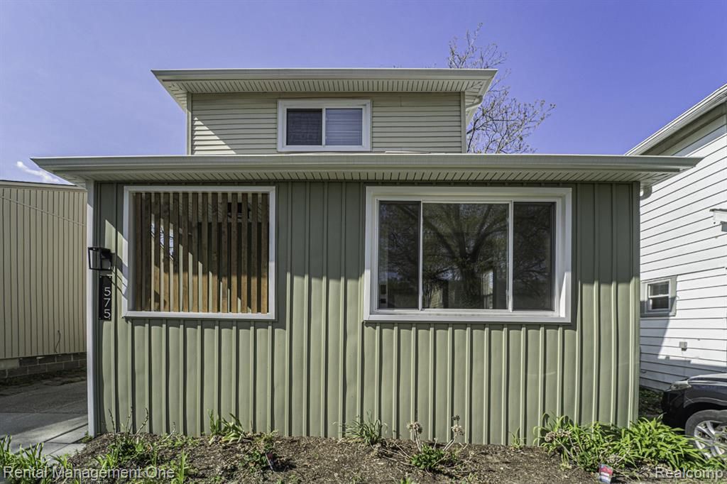 575 E Drayton Street, Ferndale, MI 48220