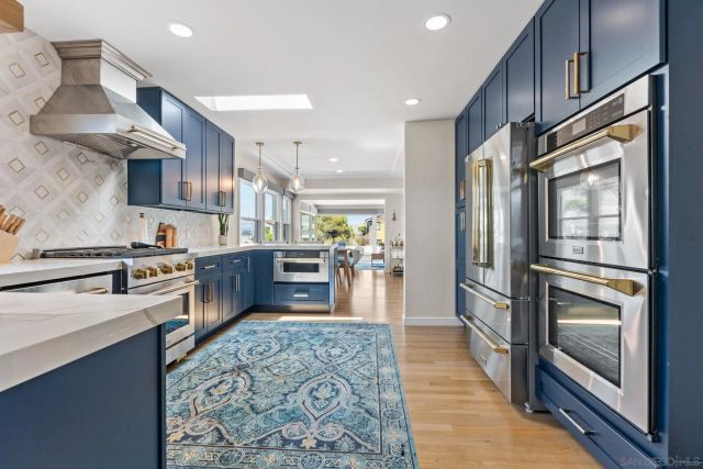 4483 Saratoga, San Diego, CA 92107