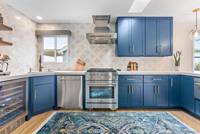4483 Saratoga, San Diego, CA 92107