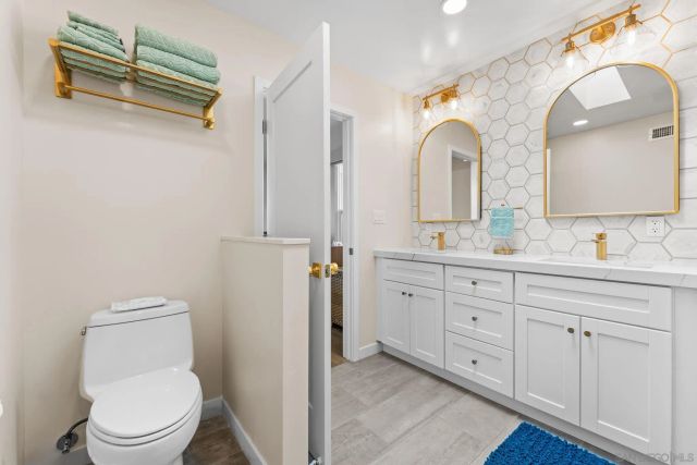 4483 Saratoga, San Diego, CA 92107
