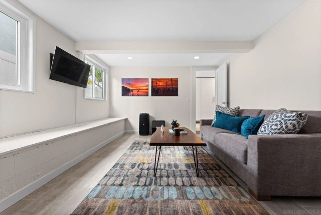 4483 Saratoga, San Diego, CA 92107