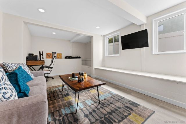 4483 Saratoga, San Diego, CA 92107