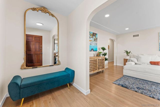 4483 Saratoga, San Diego, CA 92107
