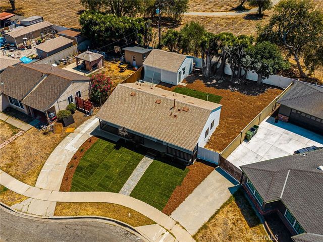 2430 W Bennett, Compton, CA 90220