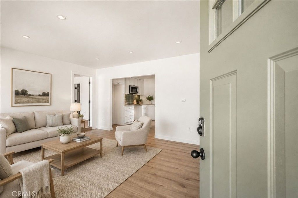 2430 W Bennett, Compton, CA 90220 — photo 2