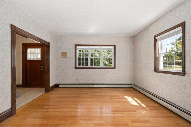 63 Oakdale Ave, Dedham, MA 02026