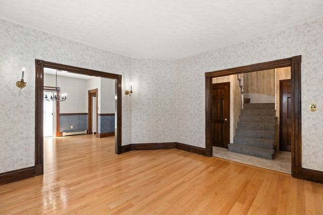 63 Oakdale Ave, Dedham, MA 02026