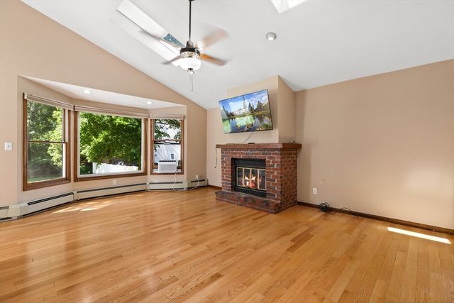 63 Oakdale Ave, Dedham, MA 02026